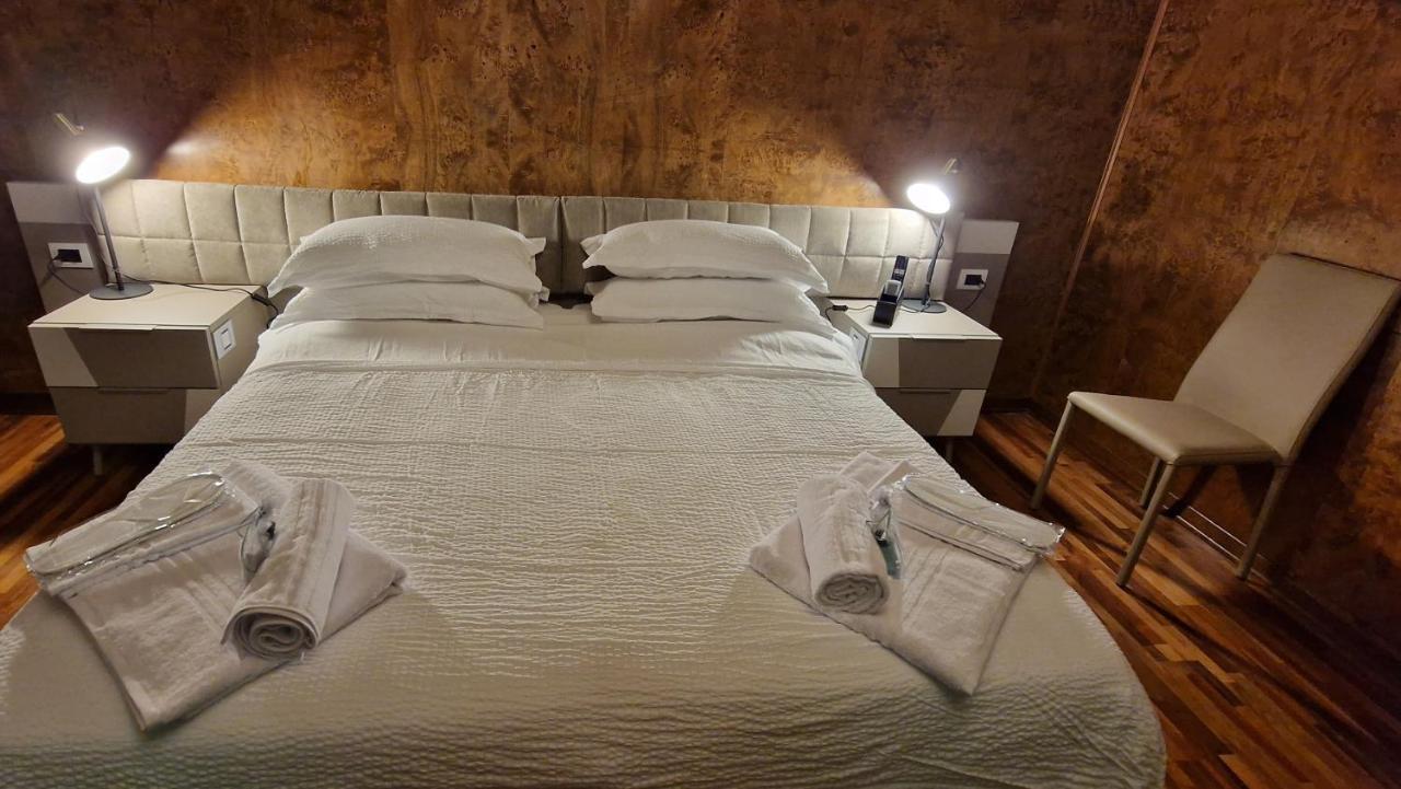 Forumguesthouse Verdi Centro Storico Parma Eksteriør bilde