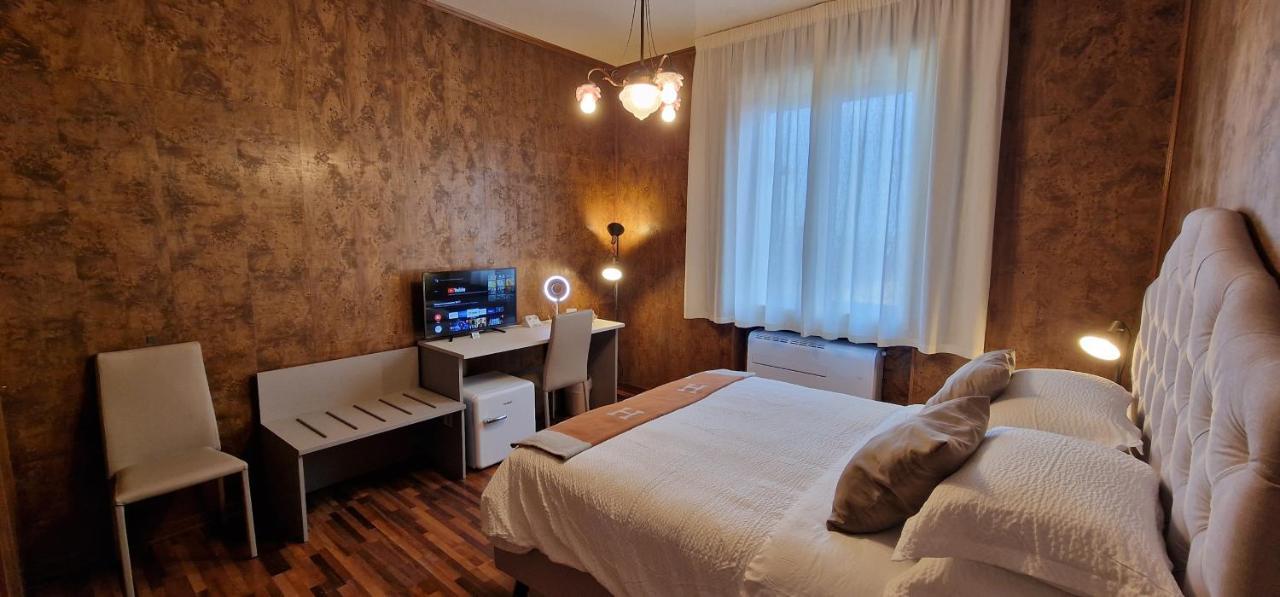 Forumguesthouse Verdi Centro Storico Parma Eksteriør bilde